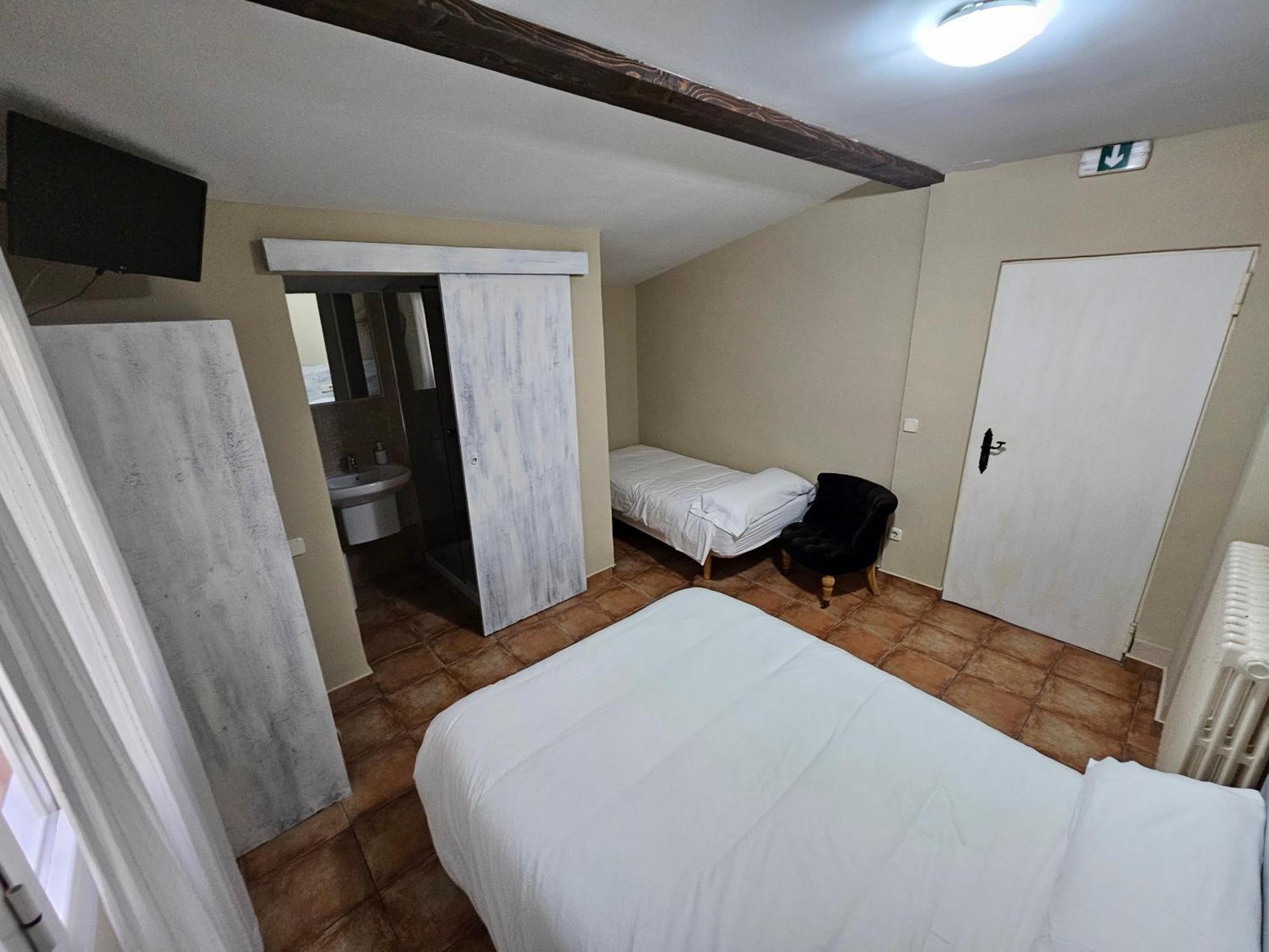 Hostal Jp Y Estudios Sanguesa Bagian luar foto