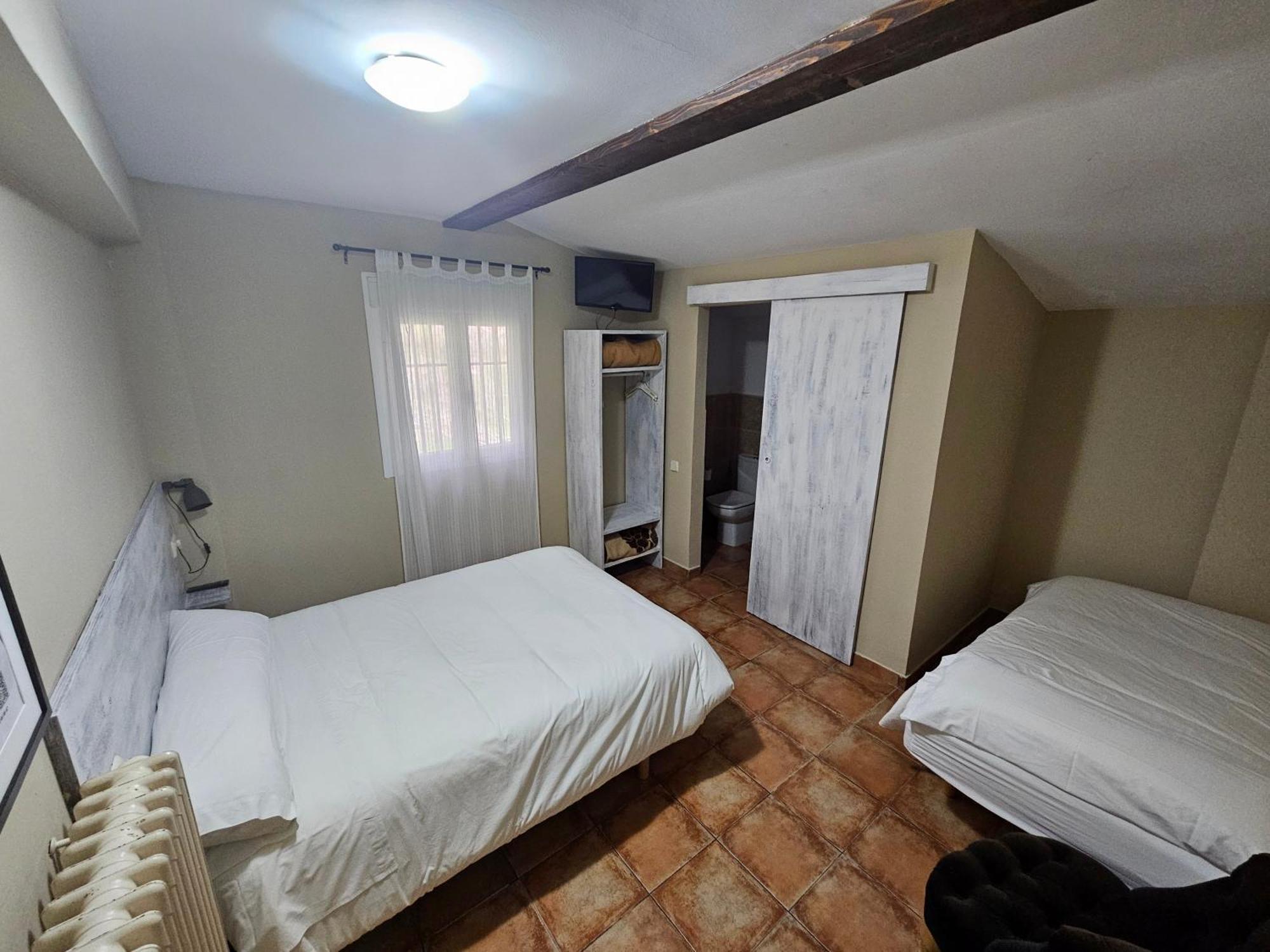 Hostal Jp Y Estudios Sanguesa Bagian luar foto